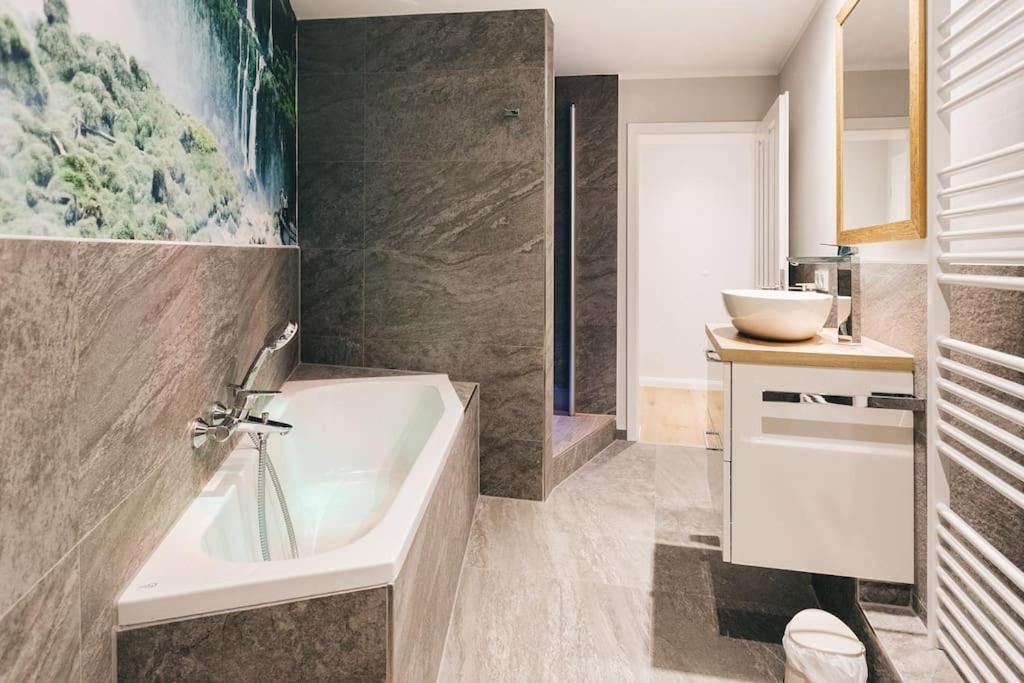 Tip! Toplage In Dresden! Moderne 100 Qm Ferienwohnung Fuer Familien Und Kleine Gruppen Экстерьер фото